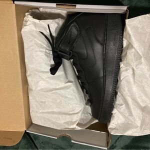 Nike Air Force 1 Mid Tops (9.5M)